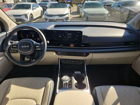 New 2026 Kia Carnival EX image 18