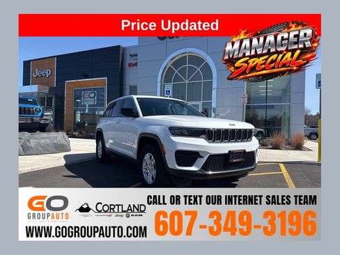 Used 2023 Jeep Grand Cherokee Laredo w/ Luxury Tech Group I AWD/4WD image 1