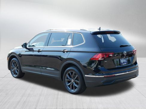 Certified 2023 Volkswagen Tiguan SE w/ Panoramic Sunroof Package AWD/4WD image 5