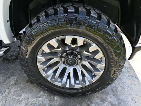 Used 2024 RAM 2500 Big Horn AWD/4WD image 11