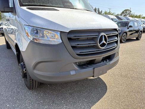 Used 2025 Mercedes-Benz Sprinter 3500 image 8