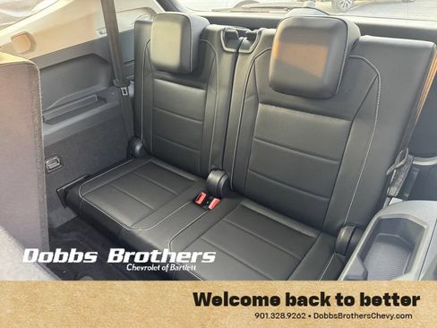 Used 2021 Volkswagen Tiguan SE w/ Panoramic Sunroof Package FWD image 39