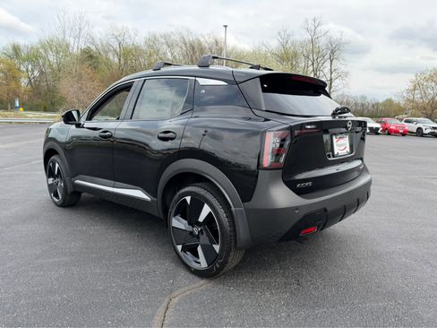 New 2026 Nissan Kicks SR AWD/4WD image 5