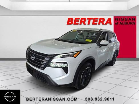 Used 2025 Nissan Rogue SV AWD/4WD image 5