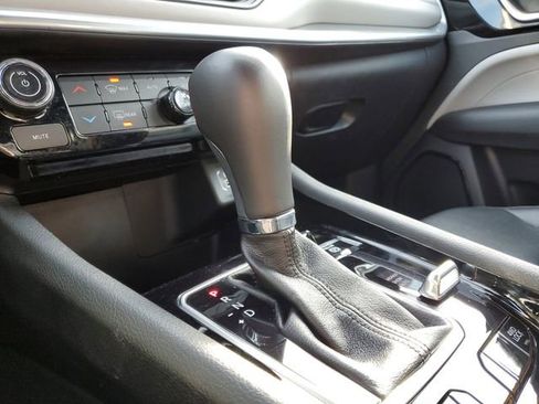 Used 2024 Jeep Compass Limited image 15