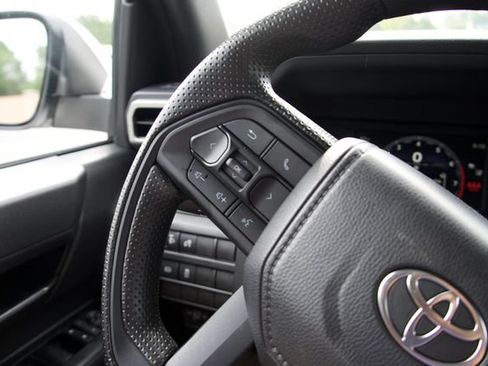 Used 2026 Toyota Tacoma SR5 AWD/4WD image 23
