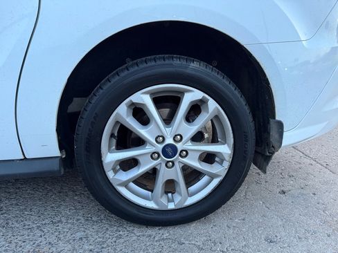 Used 2016 Ford Transit Connect XLT image 17