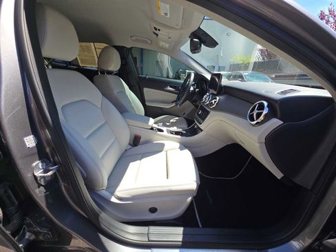 Used 2020 Mercedes-Benz GLA 250 4MATIC image 11