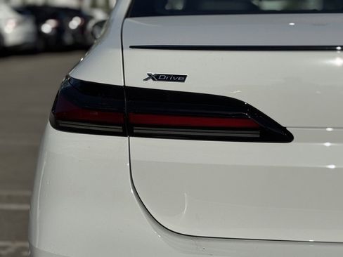 New 2026 BMW 750e xDrive w/ Premium Package image 13