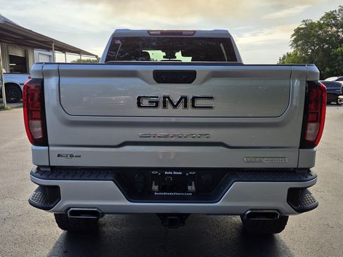 Used 2022 GMC Sierra 1500 Elevation w/ LPO, Elevation Black Package AWD/4WD image 4