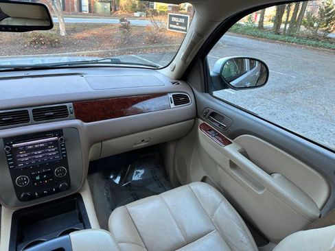 Used 2012 GMC Yukon SLT w/ SLT-2 Equipment Package image 37