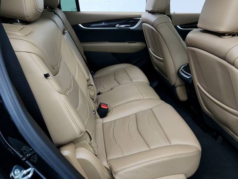 Used 2023 Cadillac XT6 Premium Luxury w/ Platinum Package FWD image 25