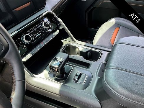 Used 2024 GMC Sierra 1500 AT4 w/ Technology Package image 18