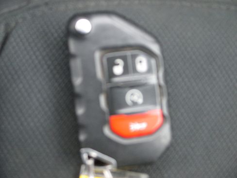 Used 2021 Jeep Gladiator Willys image 22