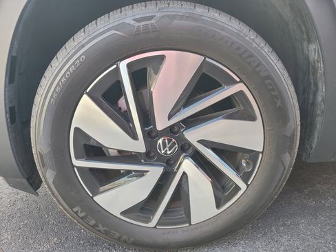 Used 2024 Volkswagen Atlas SE FWD image 9