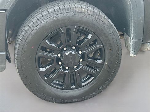 Used 2022 GMC Sierra 2500 Denali w/ Denali Black Diamond Edition image 32