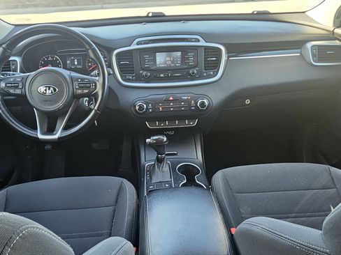Used 2016 Kia Sorento LX w/ LX Convenience Package image 20