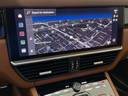Certified 2022 Porsche Cayenne Turbo S AWD/4WD image 24