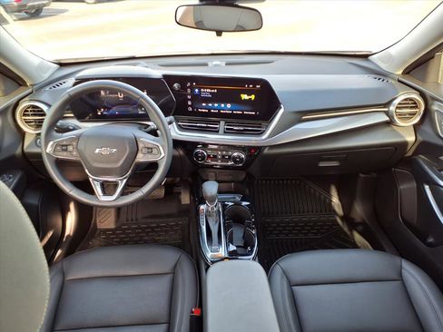 Used 2025 Chevrolet Trax ACTIV w/ Driver Confidence Package image 24