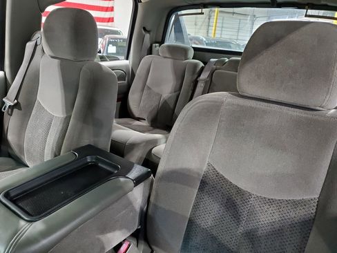 Used 2005 Chevrolet Avalanche LS w/ Onstar Plus Package image 34