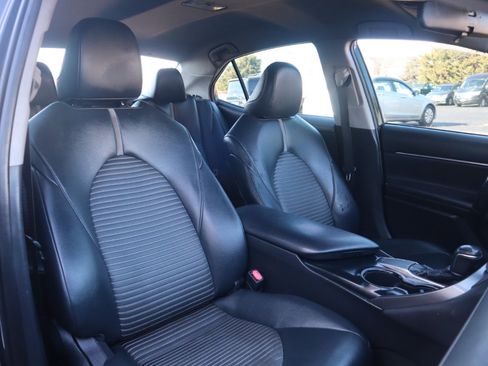 Used 2019 Toyota Camry SE image 36