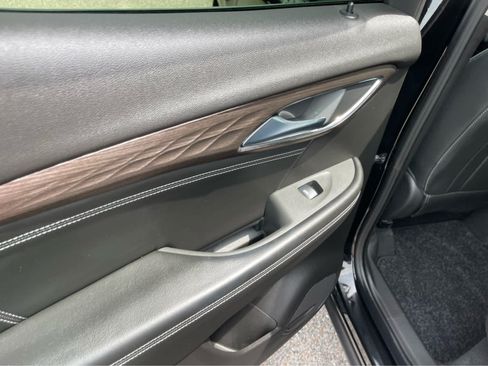 Used 2022 Buick Envision Avenir w/ Technology Package II FWD image 23