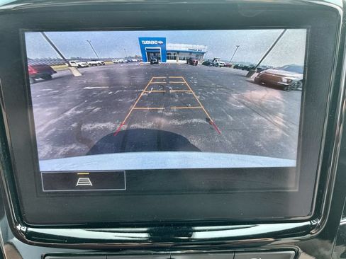 Used 2023 Chevrolet Traverse LT AWD/4WD image 14