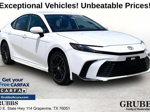 Used 2025 Toyota Camry SE w/ Convenience Package AWD/4WD image 1