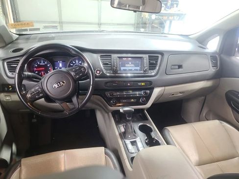 Used 2020 Kia Sedona EX FWD image 6