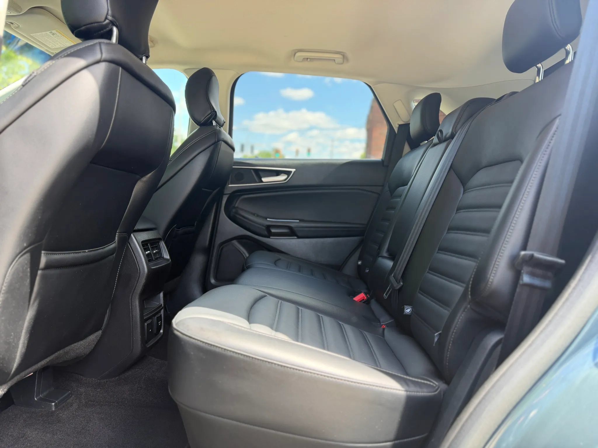 Used 2016 Ford Edge SEL w/ Equipment Group 201A AWD/4WD image 30