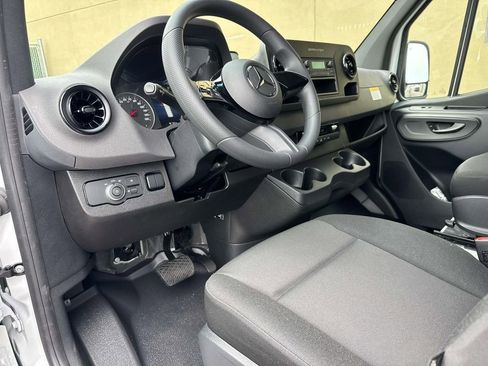 New 2026 Mercedes-Benz Sprinter 2500 image 8