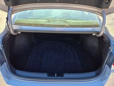 Used 2024 Hyundai Elantra Limited image 7