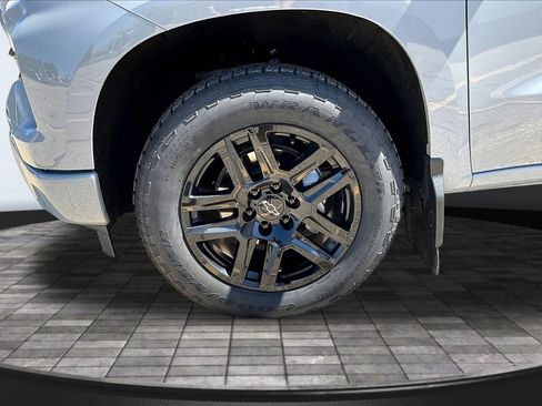 Used 2024 Chevrolet Silverado 1500 RST AWD/4WD image 37