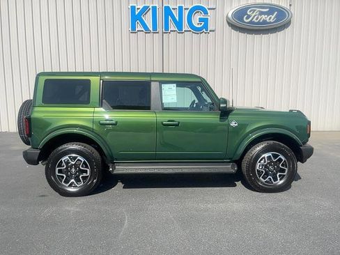 Certified 2025 Ford Bronco Outer Banks AWD/4WD image 1