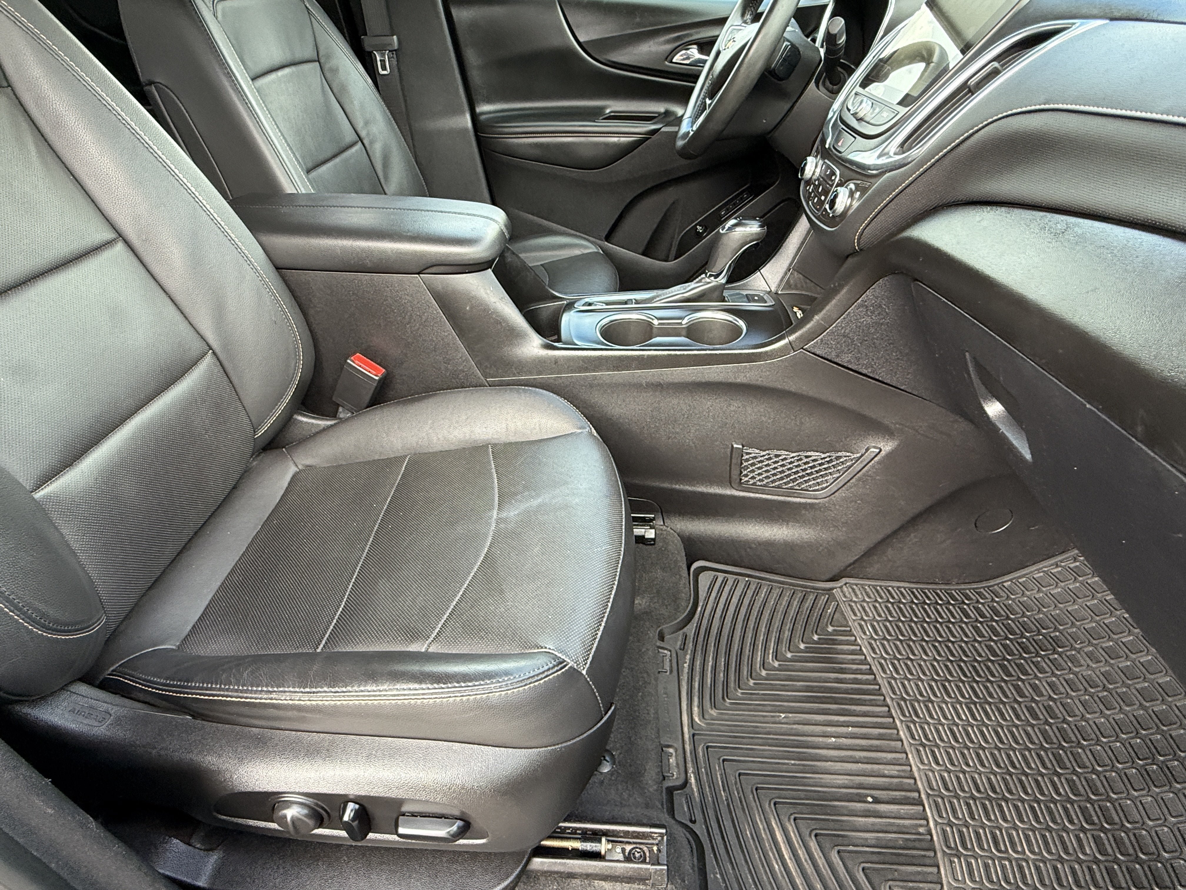 Used 2018 Chevrolet Equinox Premier FWD image 20