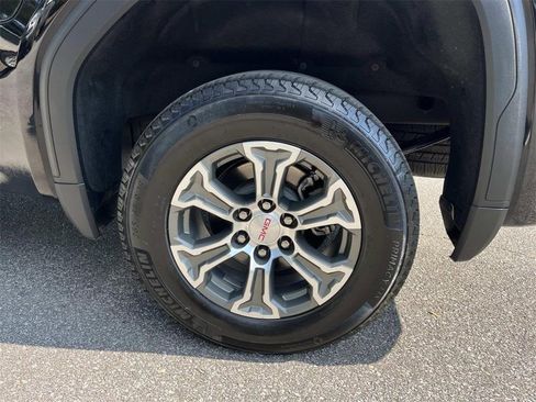 Used 2025 GMC Sierra 1500 SLT image 9