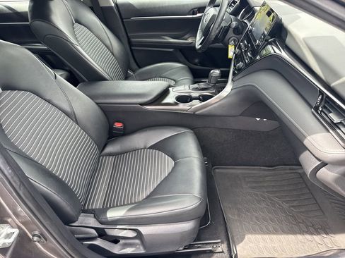 Used 2023 Toyota Camry SE image 13