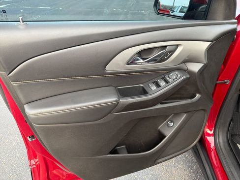 Used 2021 Chevrolet Traverse LT w/ LPO, Floor Liner Package image 10