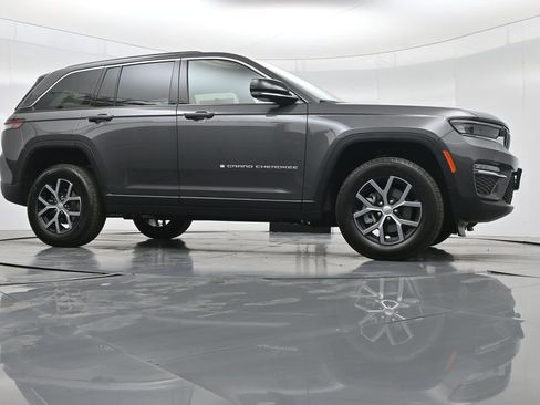 New 2025 Jeep Grand Cherokee Limited image 48