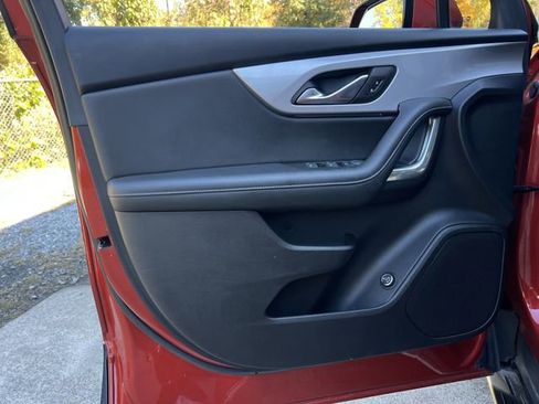 Used 2022 Chevrolet Blazer LT image 12