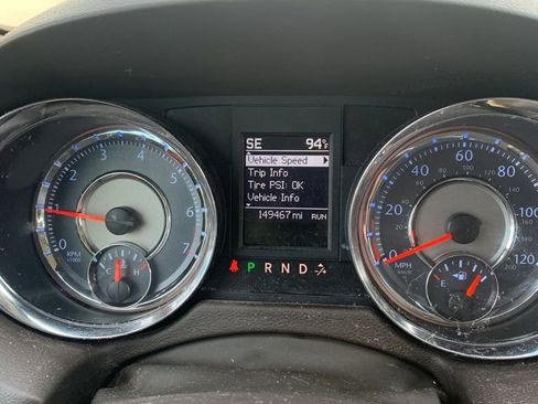 Used 2015 Chrysler Town & Country Touring-L w/ Driver Convenience Group image 16