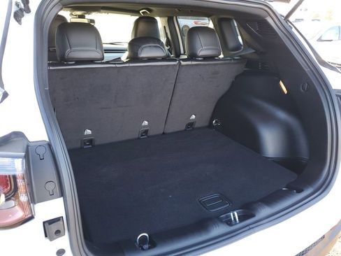 Used 2025 Jeep Compass Limited image 33