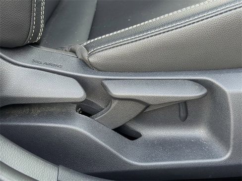 Used 2025 Toyota Camry SE image 30