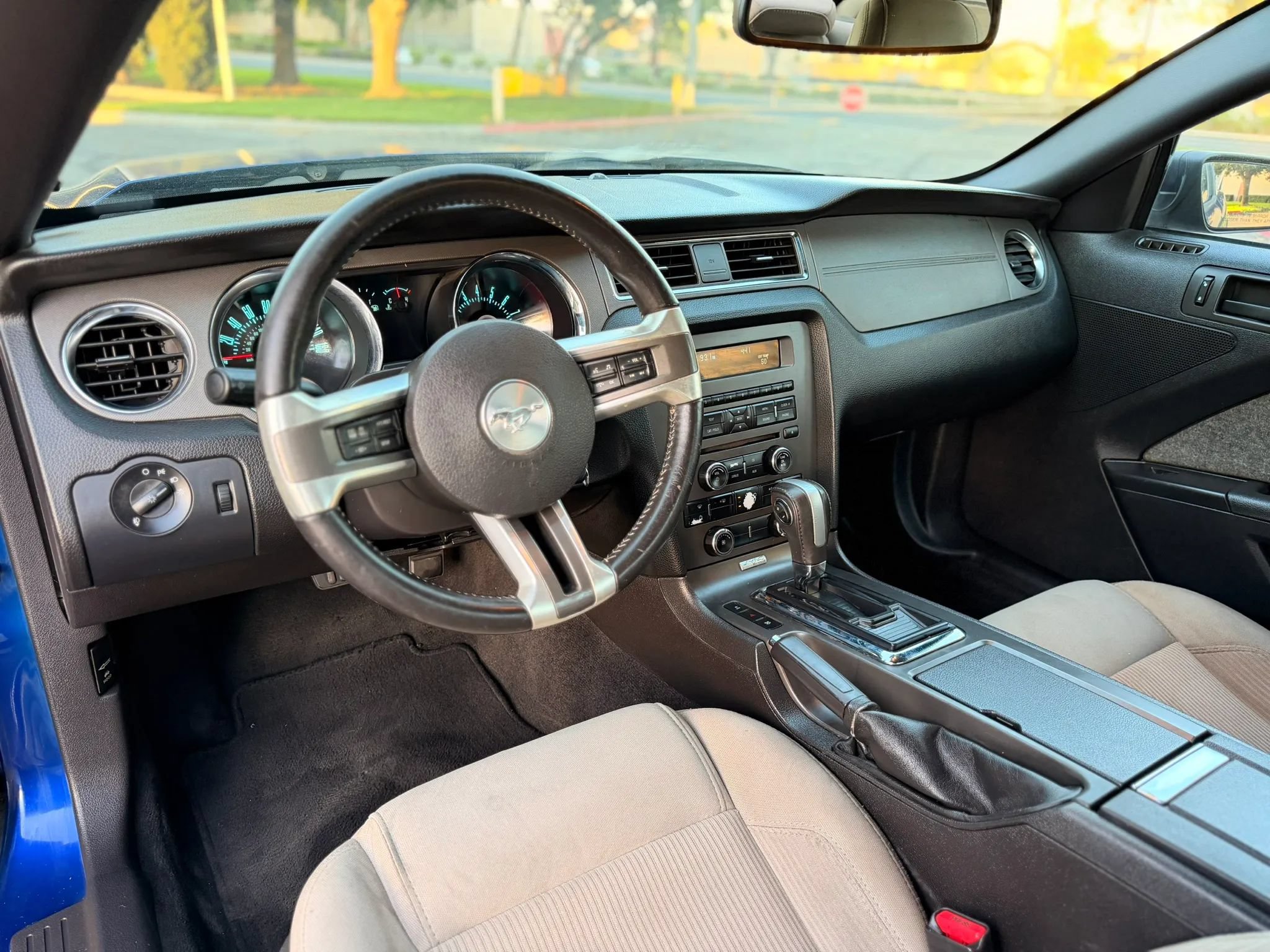 Used 2013 Ford Mustang Coupe RWD image 12