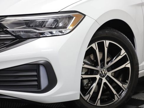 Used 2023 Volkswagen Jetta Sport FWD image 3