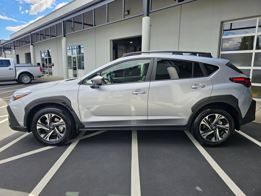 Used 2024 Subaru Crosstrek 2.0i Premium AWD/4WD image 2