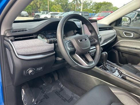 Used 2022 Jeep Compass Latitude AWD/4WD image 10