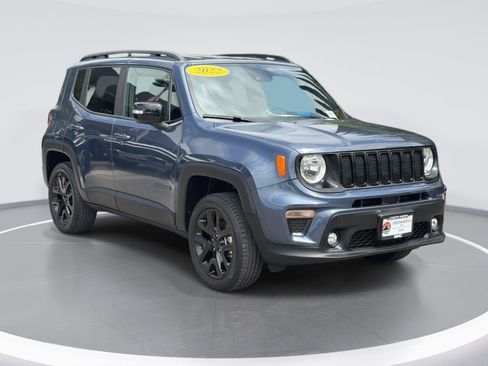 Used 2022 Jeep Renegade Altitude w/ Convenience Group AWD/4WD image 1