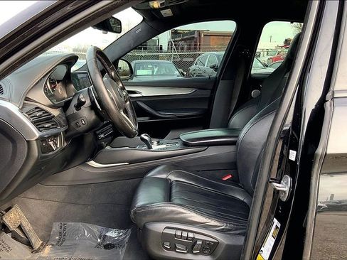 Used 2018 BMW X6 M image 8