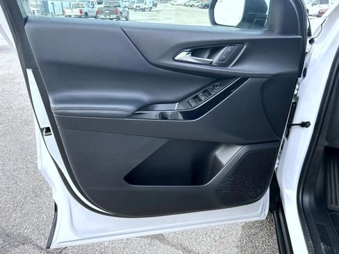 Certified 2025 Chevrolet Equinox LT image 9